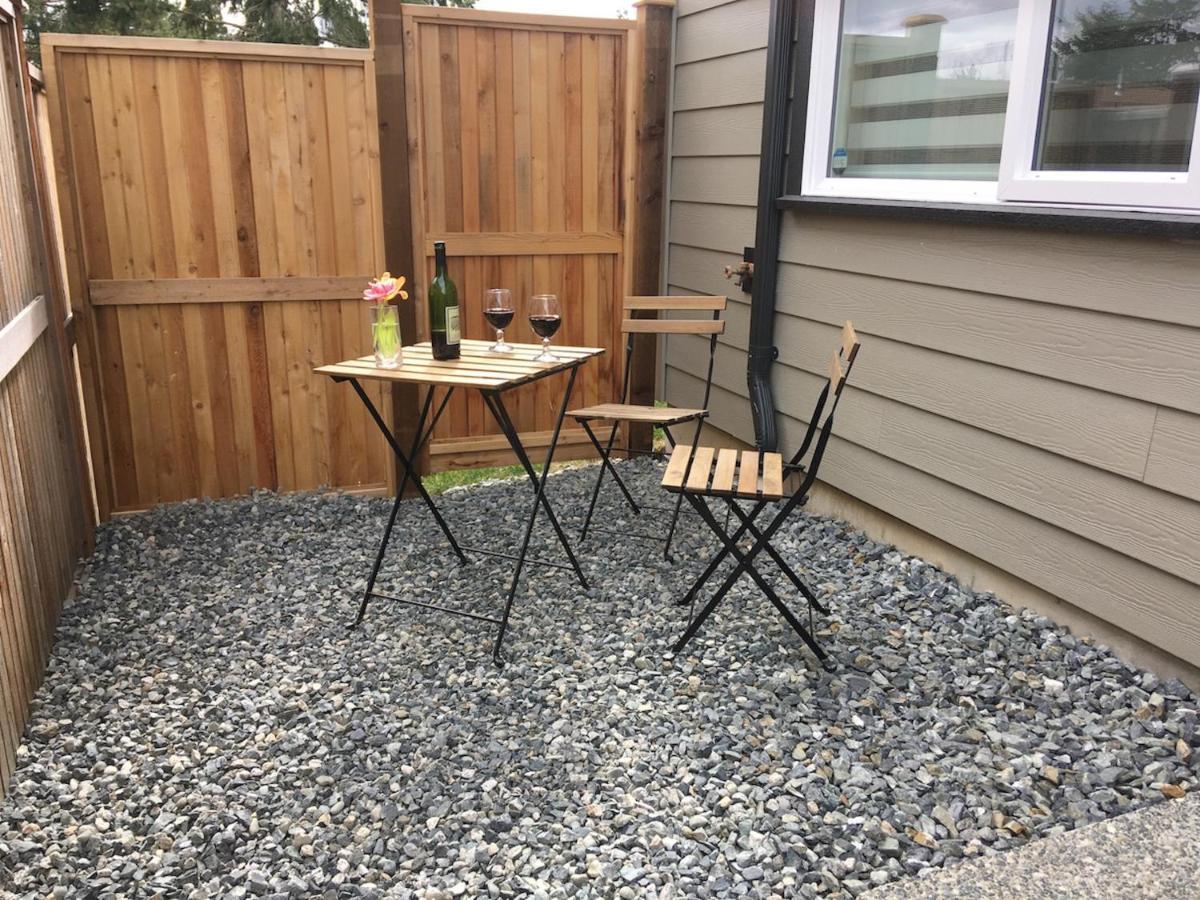 Mollys Cottage-The Suite On Vancouver Island Near Yyj Airport And The Wa And Bc Ferries North Saanich Zewnętrze zdjęcie